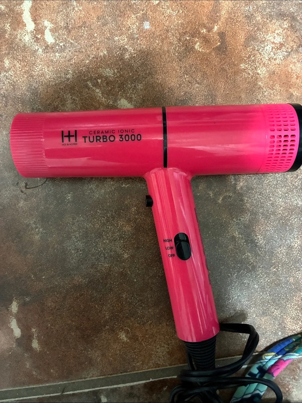 Hot & Hotter Ceramic Ionic Hair Dryer - Hot Pink